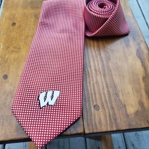Wisconsin badges necktie